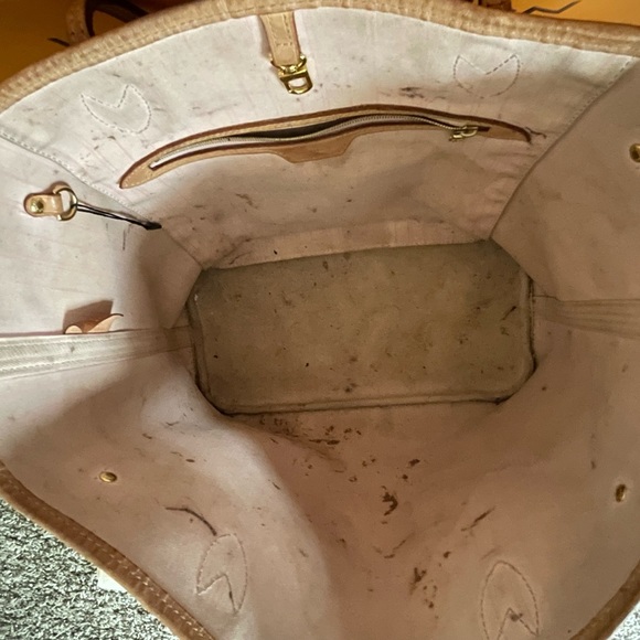 LV Neverfull Rose Tote - Picture 2 of 5